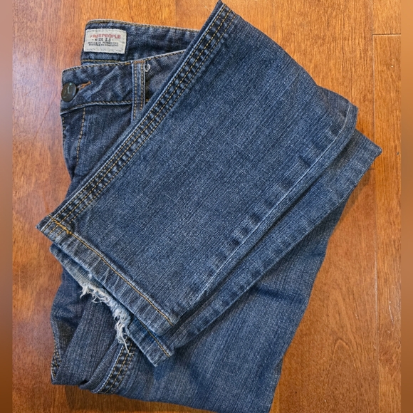 Free People Distressed low rise dark denim Jeans size 28 - Picture 6 of 7